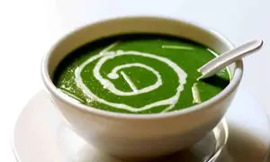 طرز تهیه سوپ اسفناج؛ سوپ مقوی و خوشمزه برای روزهای پاییز