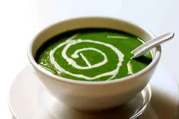 طرز تهیه سوپ اسفناج؛ سوپ مقوی و خوشمزه برای روزهای پاییز