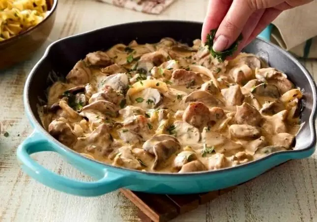 طرز تهیه خوراک مرغ روسی خوشمزه به سبک رستورانی در خانه