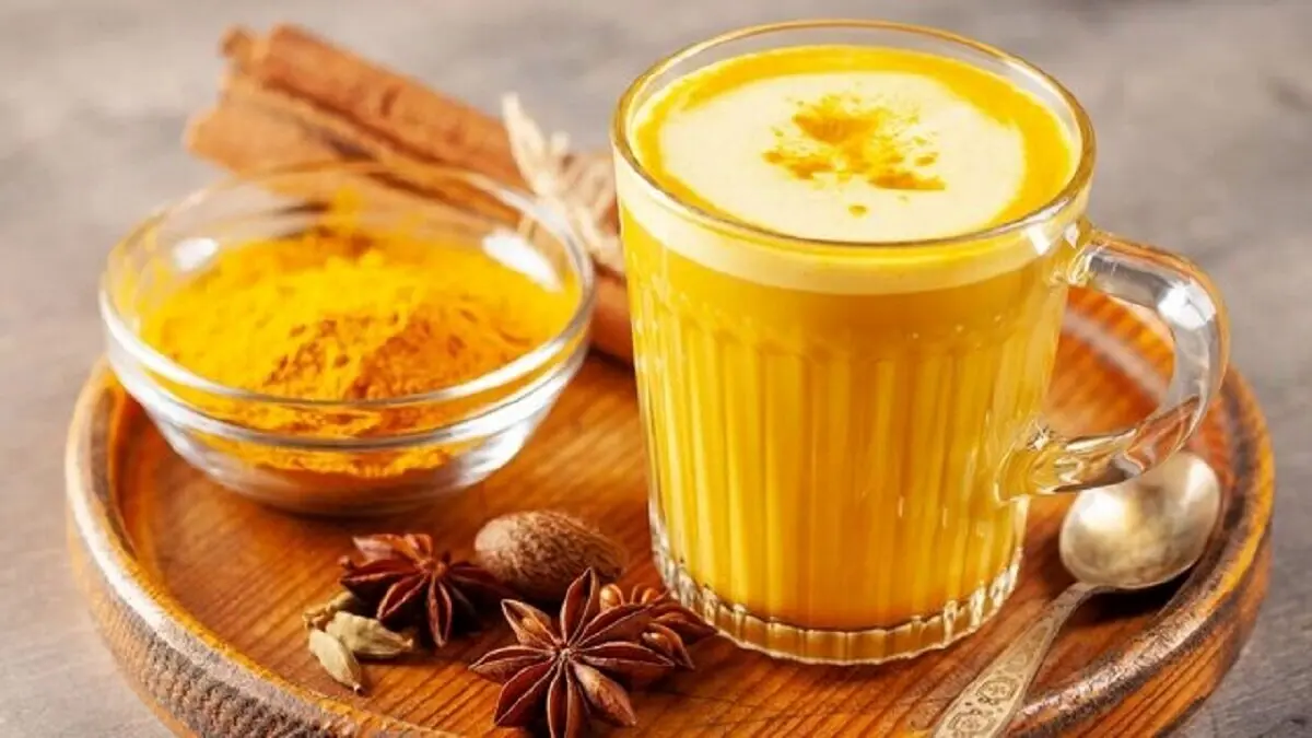 «شیر طلایی» ؛ یک روش ساده برای تهیه این نوشیدنی مفید