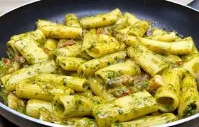 ببینید؛ طرز تهیه پاستای ایتالیایی با ریحان و گوجه گیلاسی