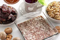 طرز تهیه رنگینک با خرمای له شده