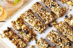 طرز تهیه گرانولا بار برای سالم خورها ؛ بدون شکر، بدون روغن ، بدون فر