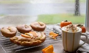 کیک خرمالو ؛ گزینه ای خانگی و خوشمزه به جای دسرهای صنعتی و پر شکر