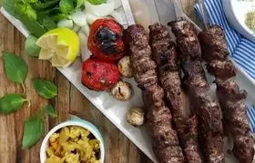 طرز تهیه کباب بستکی ؛ طعم آتشین جنوب روی نان داغ