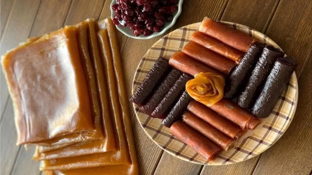 طرز تهیه لواشک آلو با طعمی ترش و شیرین