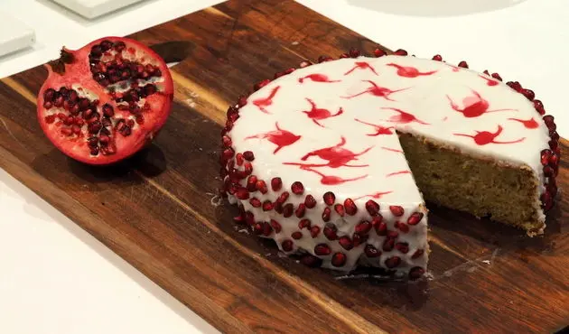طرز تهیه چیز کیک انار؛ برای شب یلدا آماده شوید