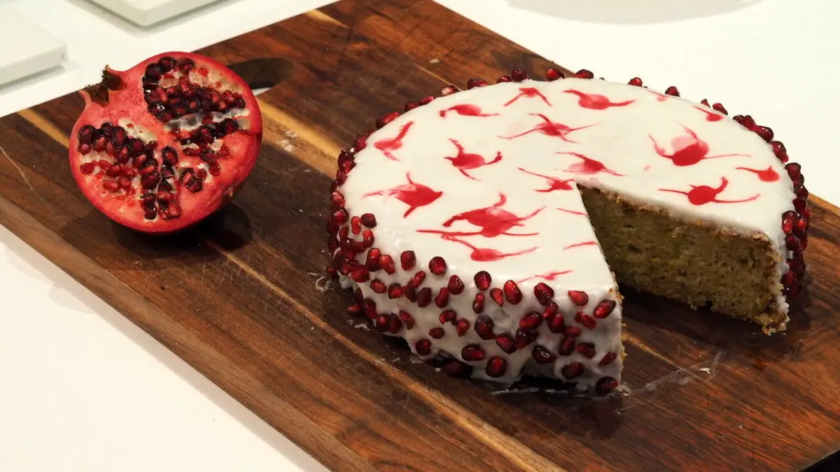 طرز تهیه چیز کیک انار؛ برای شب یلدا آماده شوید