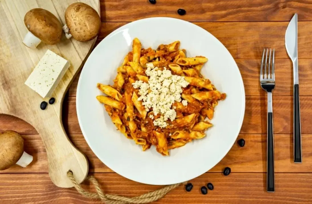 دستور پخت پاستا عربیتا: یک تجربه لذیذ از طعم‌های مدیترانه‌ای