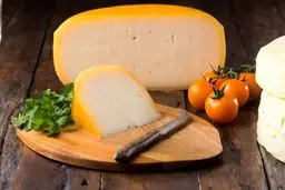 طرز تهیه پنیر گودا خانگی؛ راحت و سریع