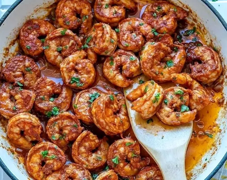 طرز تهیه خوراک میگو زعفرانی مجلسی با قارچو سیب زمینی