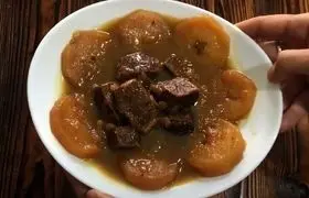 طرز تهیه خورش سیب گلاب؛ طعمی به یادماندنی از لرستان