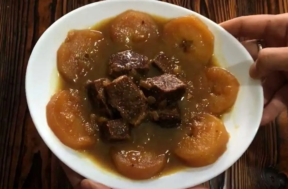 طرز تهیه خورش سیب گلاب؛ طعمی به یادماندنی از لرستان