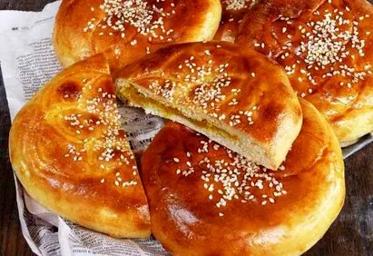 طرز پخت نان روغنی محلی در خانه