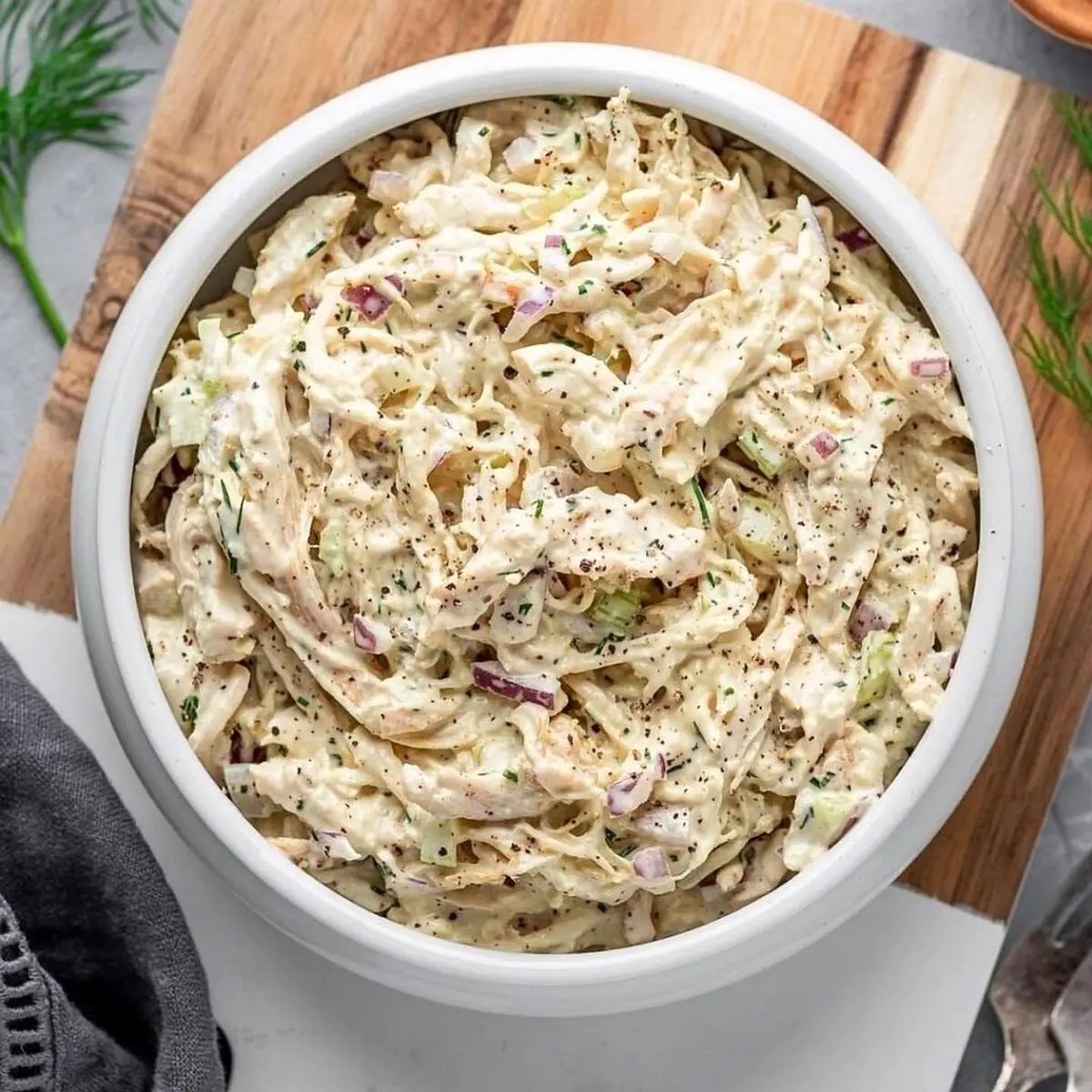 این سالاد خاص و خوشمزه را برای مهمانی درست کنید