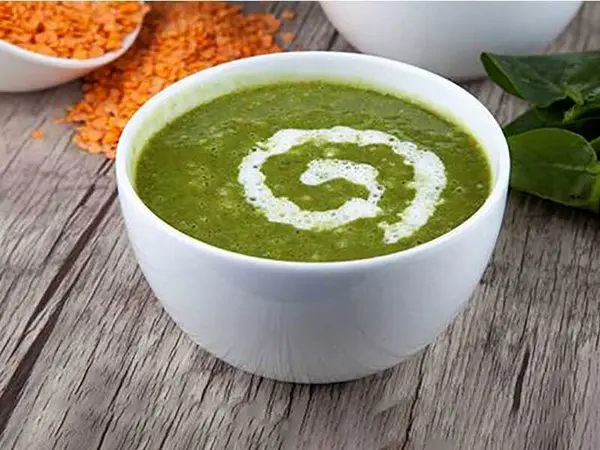 طرز تهیه سوپ اسفناج؛ مقوی و خوشمزه