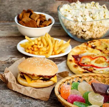 ۶ غذایی که عمر را کوتاه می‌کنند