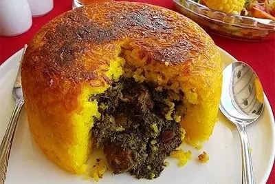 ته چین قورمه سبزی؛ ترکیب دو غذای خوشمزه با طعمی ماندگار