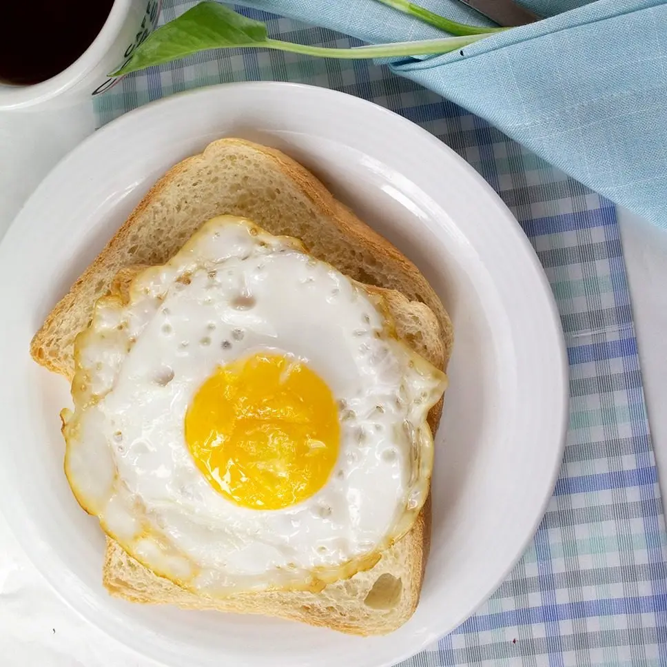 ساده ترین روش پخت نیمرو در مایکروفر