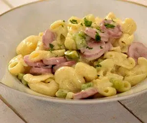 طرز تهیه سالاد ماکارونی با سوسیس