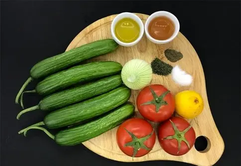 طرز تهیه “سالاد شیرازی” با نکات اصولی و ضروری