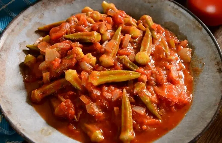 طرز تهیه ترشی بامیه، یک چاشنی دل‌انگیز و خوشمزه برای غذا