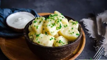 چطور یک سیب‌زمینی خامه‌ای لذیذ بپزیم؟