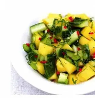 طرز تهیه سالاد انبه و چیلی