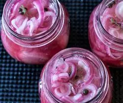 طرز تهیه پیاز ترشی جا افتاده خانگی