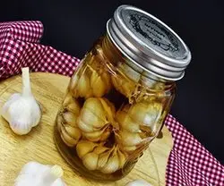  طرز تهیه کامل یک سیر ترشی بی نظیر فوق العاده