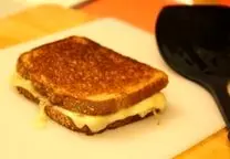 طرز تهیه ساندویچ پنیر و خردل