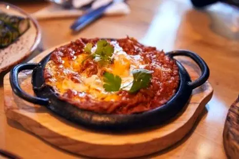 طرز تهیه میرزا قاسمی خوشمزه به سبک رستوران های گیلانی