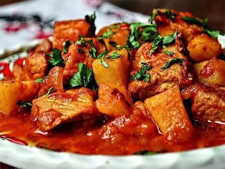 طرز تهیه و ترفندهای پخت تاس کباب با مرغ