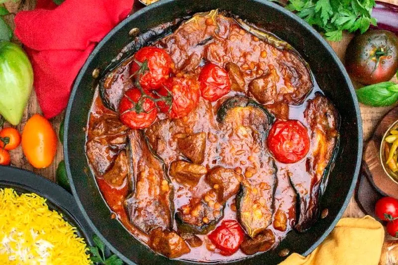 طرز تهیه خوشمزه‌ترین و اصیل‌ترین خورش ایرانی‎