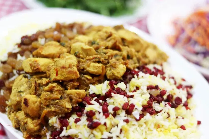 طرز تهیه زرشک پلو با مرغ تکه ای