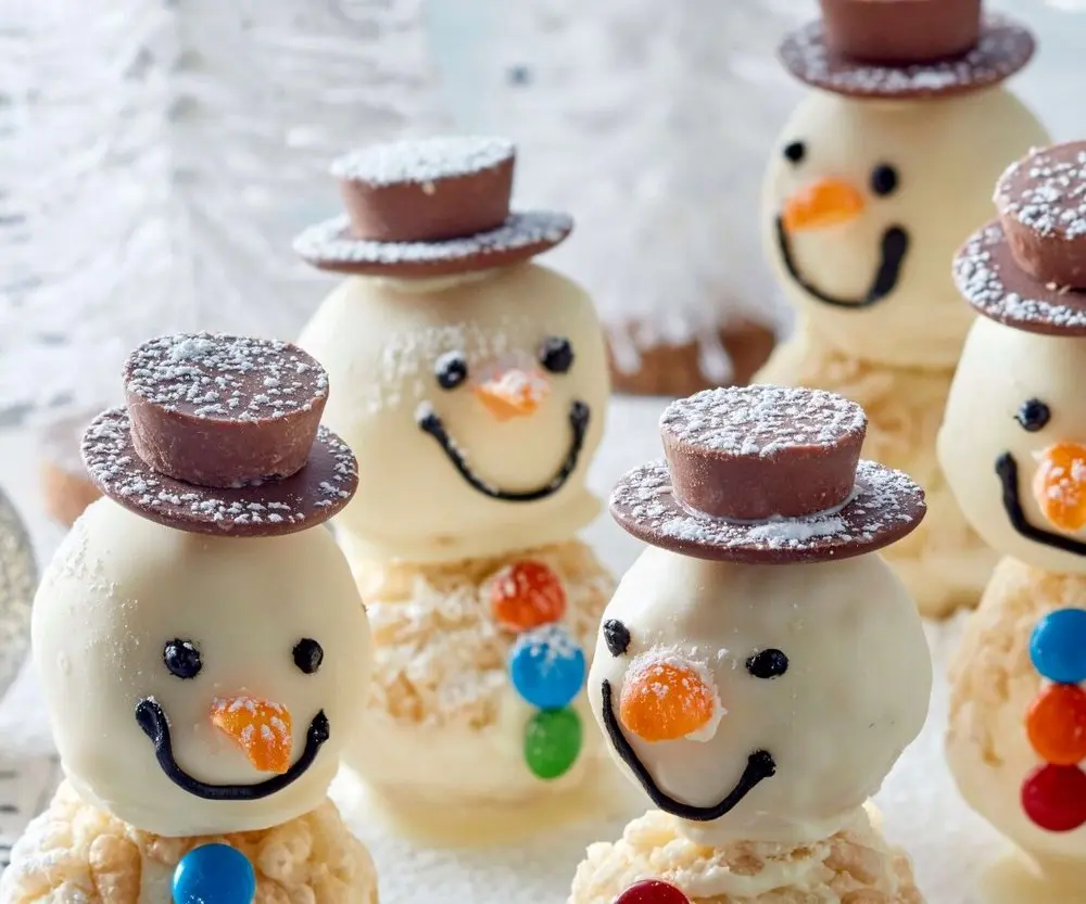 این آدم برفی‌های نارگیلی زیبا را برای شب یلدا درست کنید!