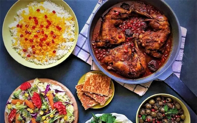 طرز تهیه مرغ ناردونی یا خورش ناردون شمالی برای شام شب یلدا