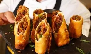 اسپرینگ رول با سس اسفناج ؛ طعمی متفاوت و سالم + روش تهیه
