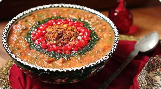 طرز تهیه آش انار گیلانی خوشمزه با لبو؛ مخصوص فصل سرما