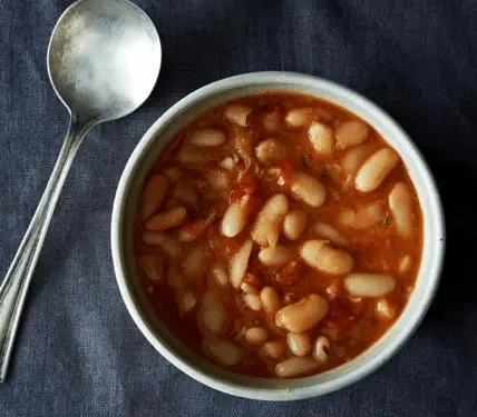 طرز تهیه خوراک لوبیا چشم بلبلی با سیب زمینی