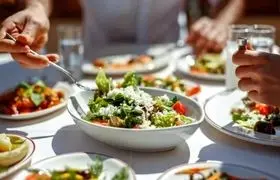 ۱۰ خوراکی سالم که باعث چاقی در افراد رژیمی می‌شود