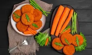 طرز تهیه کوکو هویج بدون سیب زمینی برای ۴ نفر