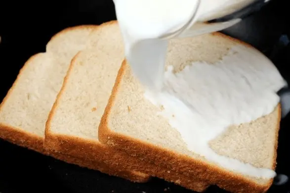 ( ویدئو) طرز تهیه یک میان وعده خوشمزه با شیر و پنیر موزارلا