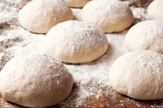 خمیر پیراشکی پفدار و ترد را با این روش درست کنید