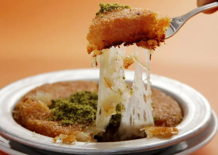 فوت و فن‌های تهیه کونوفه پنیری؛ دسر بی‌نظیر خاورمیانه‌ای