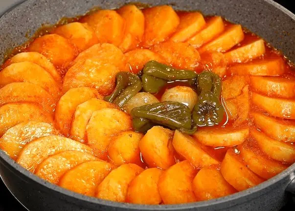 (ویدئو) طرز پخت دو غذای مصری ساده؛ تبسی لوبیا و سیب زمینی