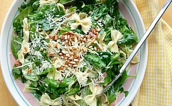 طرز تهیه پاستا اسفناج و پارمسان؛ یک غذای فوری و گیاهی