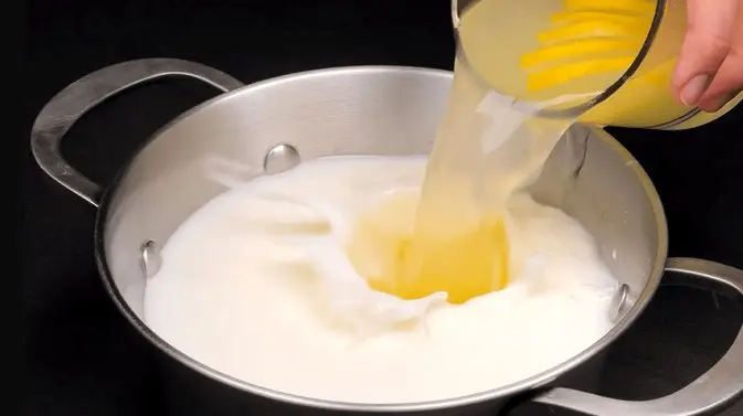 (ویدئو) طرز تهیه پنیر با لیمو