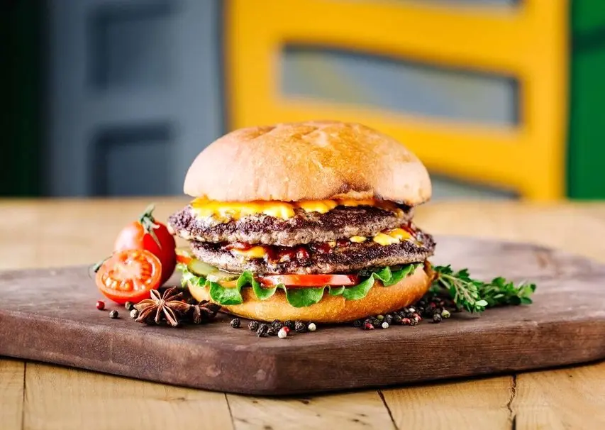 دستور پخت همبرگر کباب شده؛ کم کالری و رژیمی