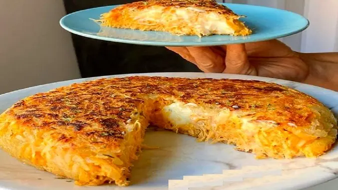 طرز تهیه کوکو سیب زمینی پنیری؛ یک شام خوشمزه